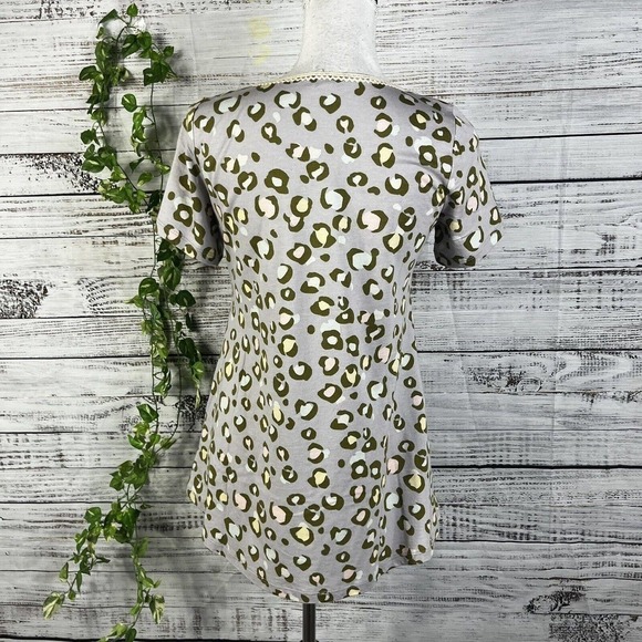 Lori Goldstein LOGO Top Tunic size Extra Small Lilac Green Leopard Pockets Slim - Picture 12 of 13